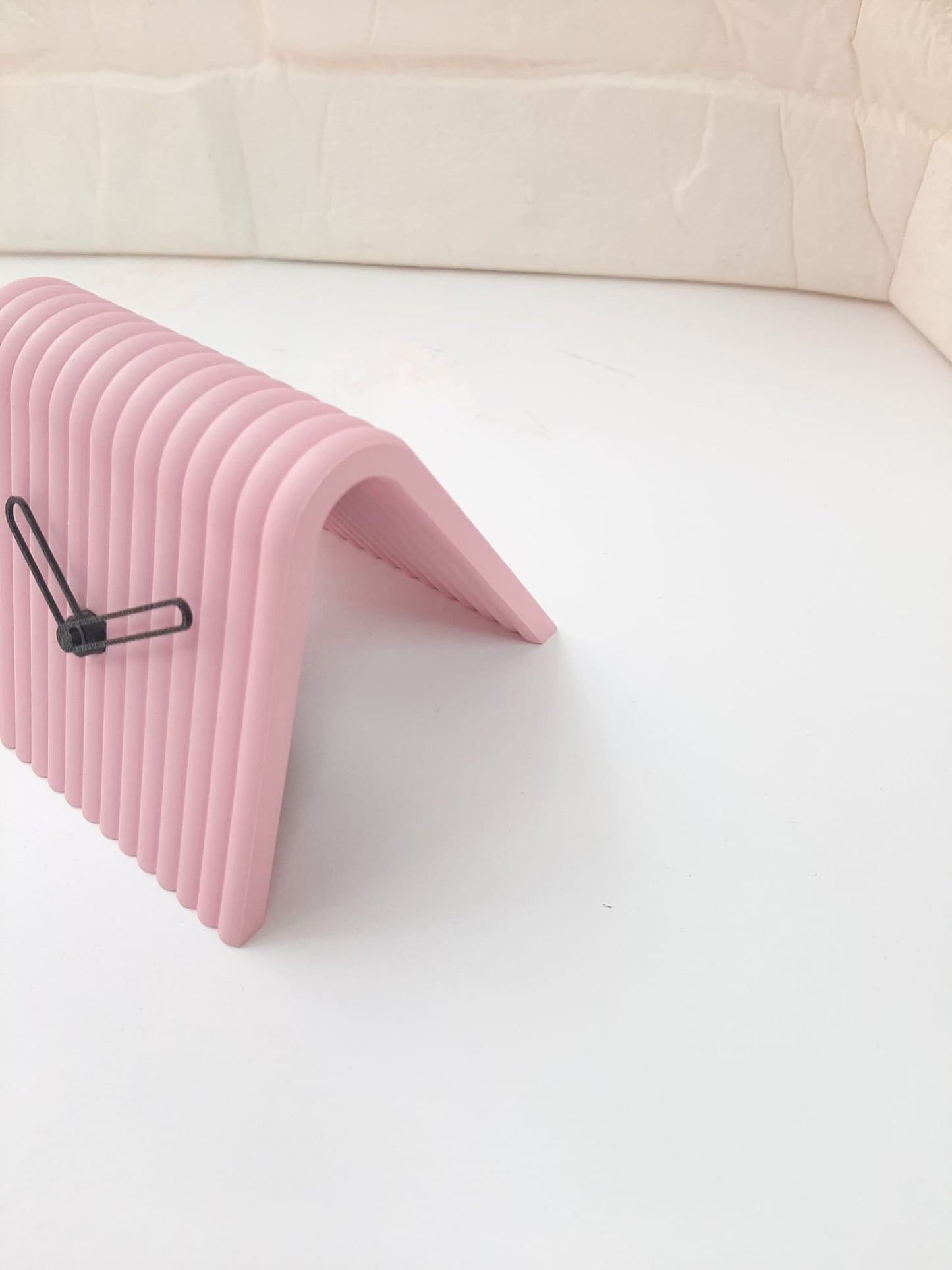 Reloj de Mesa Mini en 3D – Diseño Moderno en Forma de A
