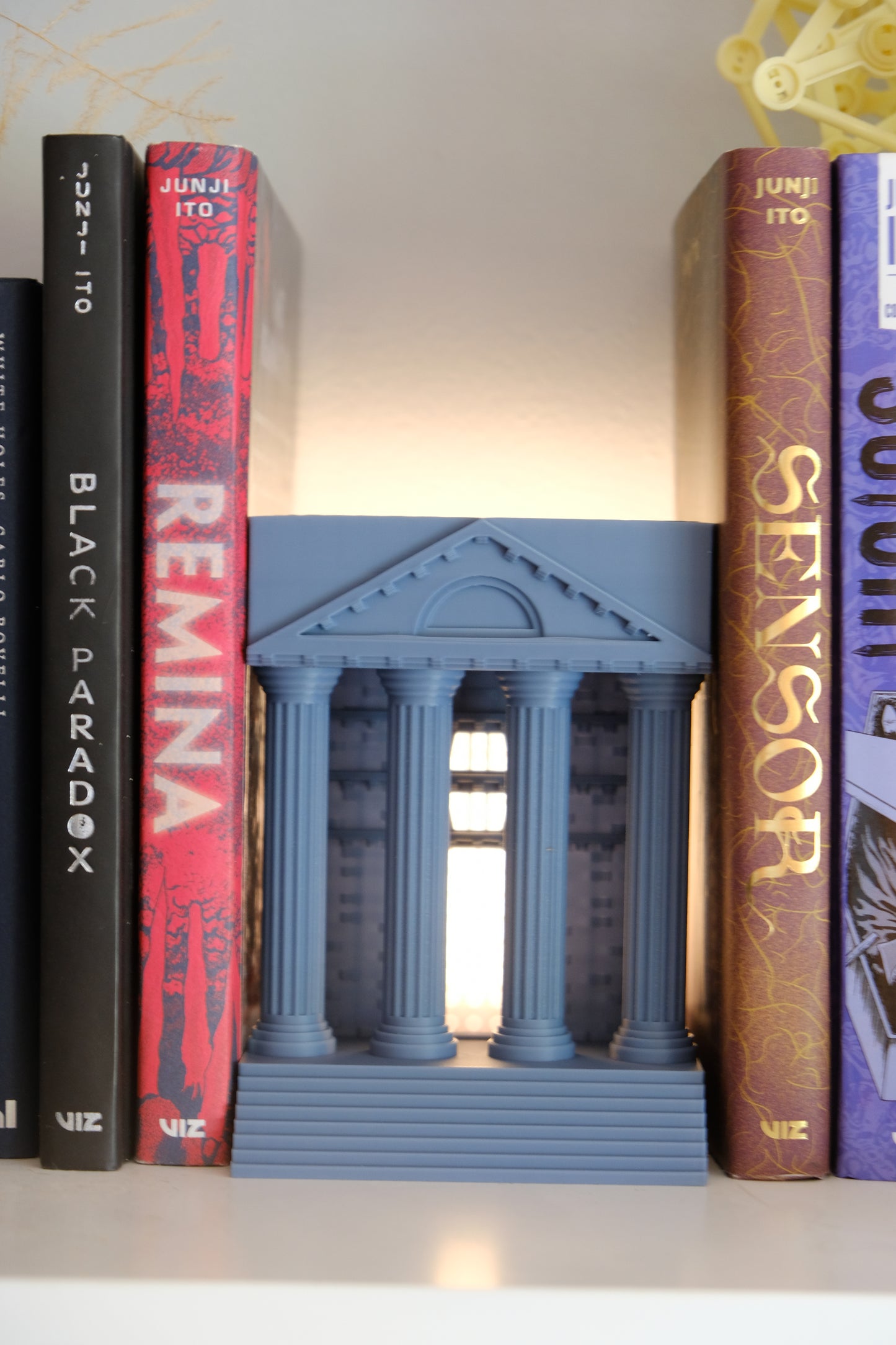 Book Nook 'Templo Clásico' Iluminado - Inserto para Librería