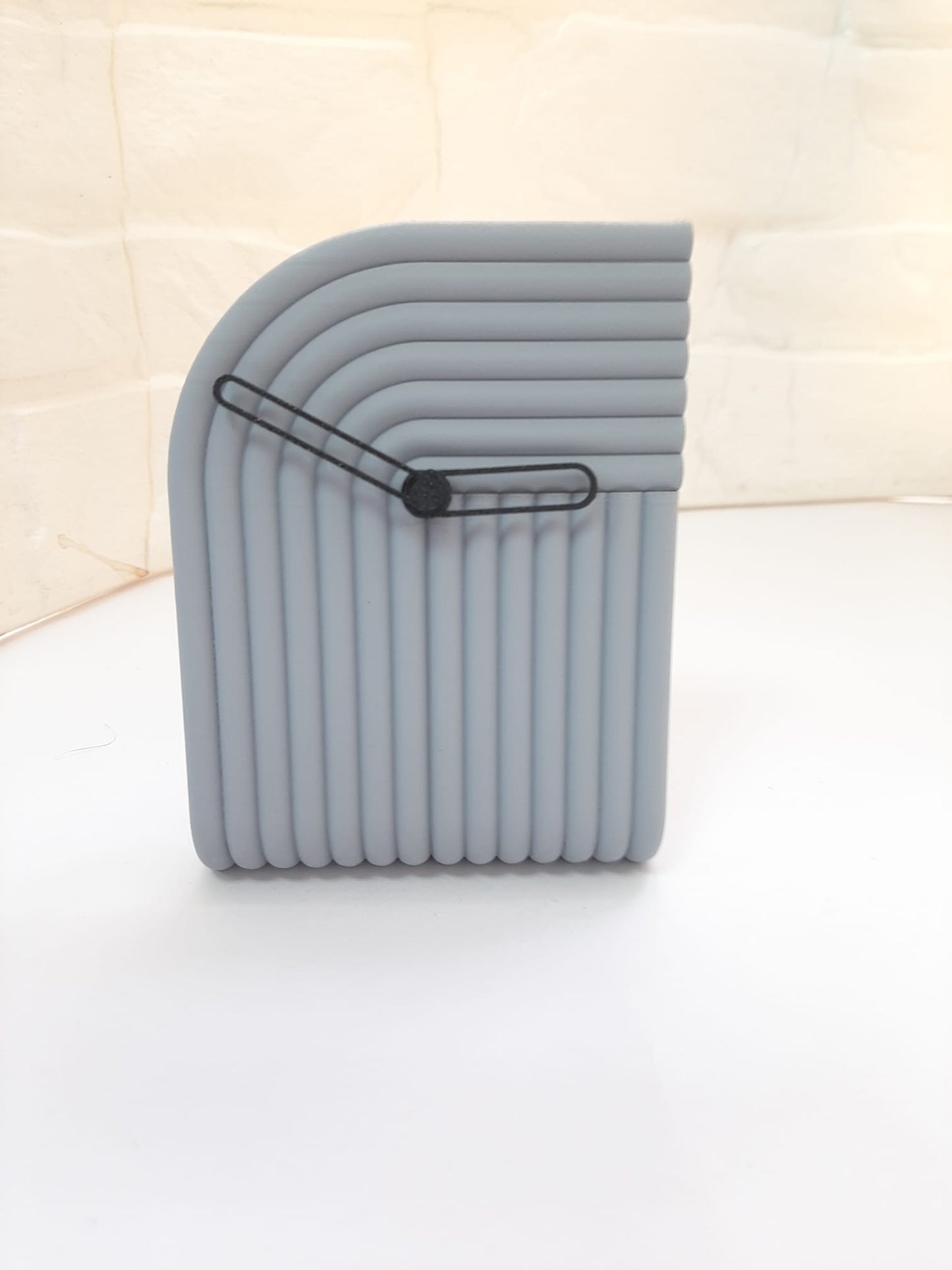 Reloj de Mesa Curvo con Textura 3D | Reloj Minimalista para Escritorio u Oficina | Varios Colores