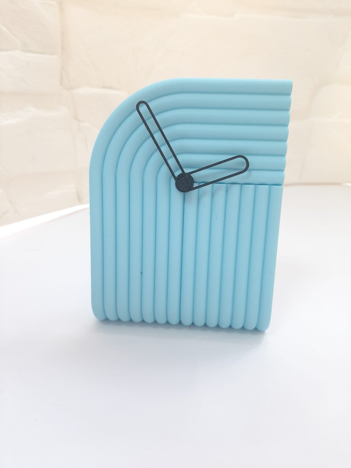 Reloj de Mesa Curvo con Textura 3D | Reloj Minimalista para Escritorio u Oficina | Varios Colores