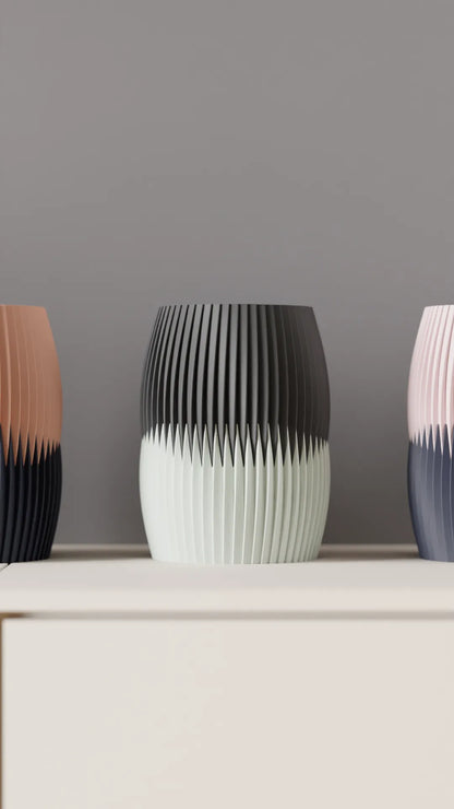Jarrón decorativo moderno bicolor – Diseño plisado