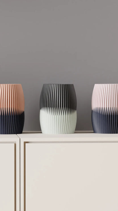 Jarrón decorativo moderno bicolor – Diseño plisado