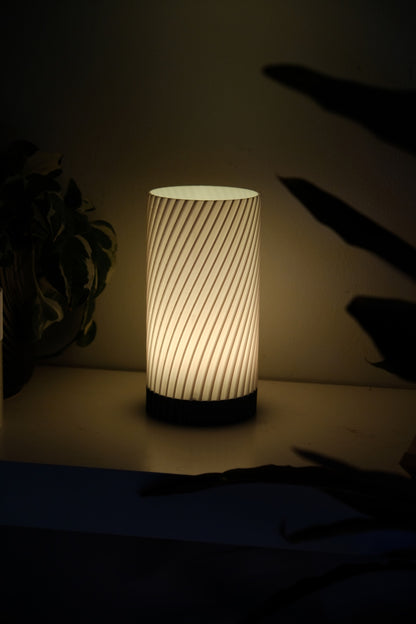 Set 2 Lámparas de Mesa con Diseño en Espiral | Lámpara de Noche Minimalista | Iluminación de Ambiente 3D